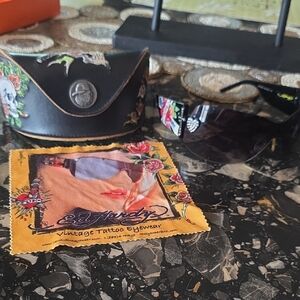 Ed Hardy Rhinestone Black Woman Sunglassess